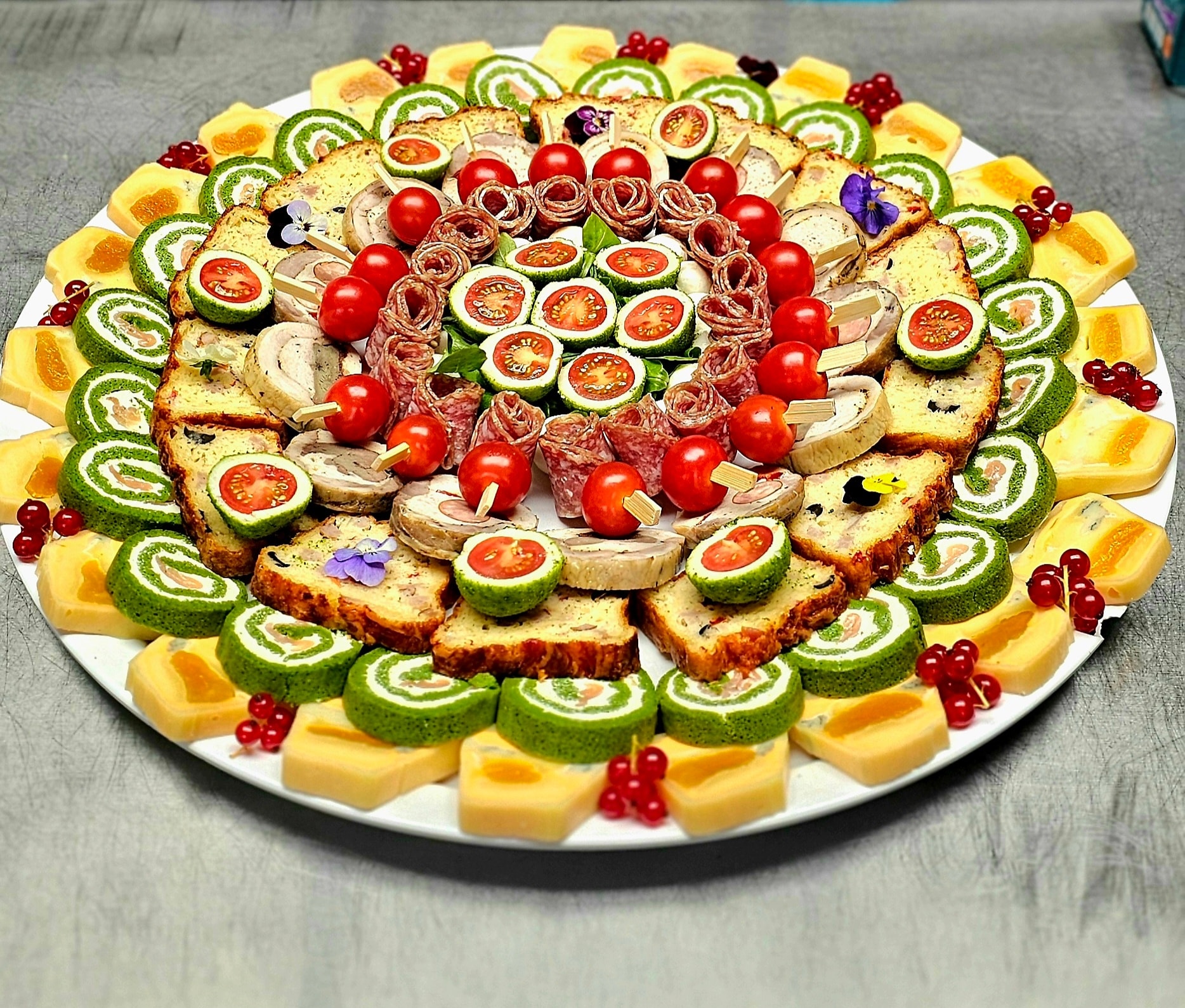 Platou tradițional românesc